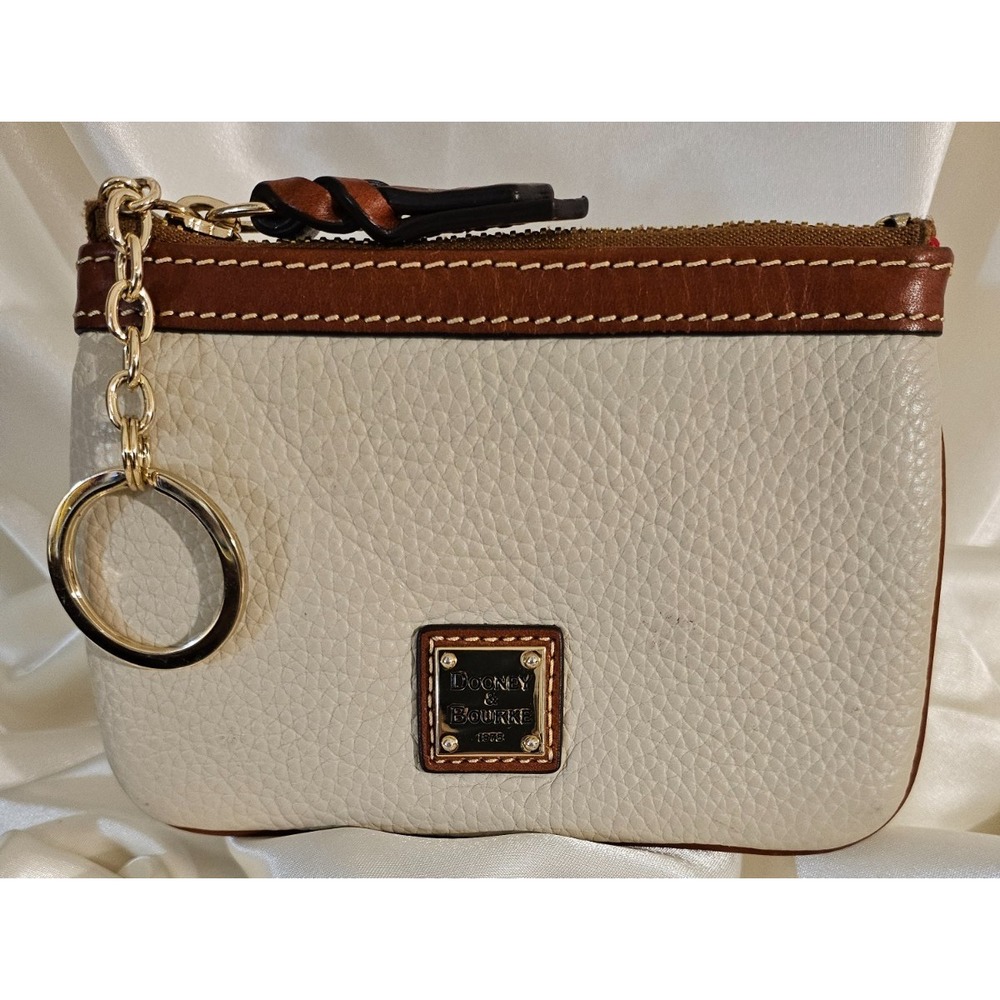 Dooney & Bourke Medium Pouch Cream/Tan‎ w/ Key Ring/Excellent Condition